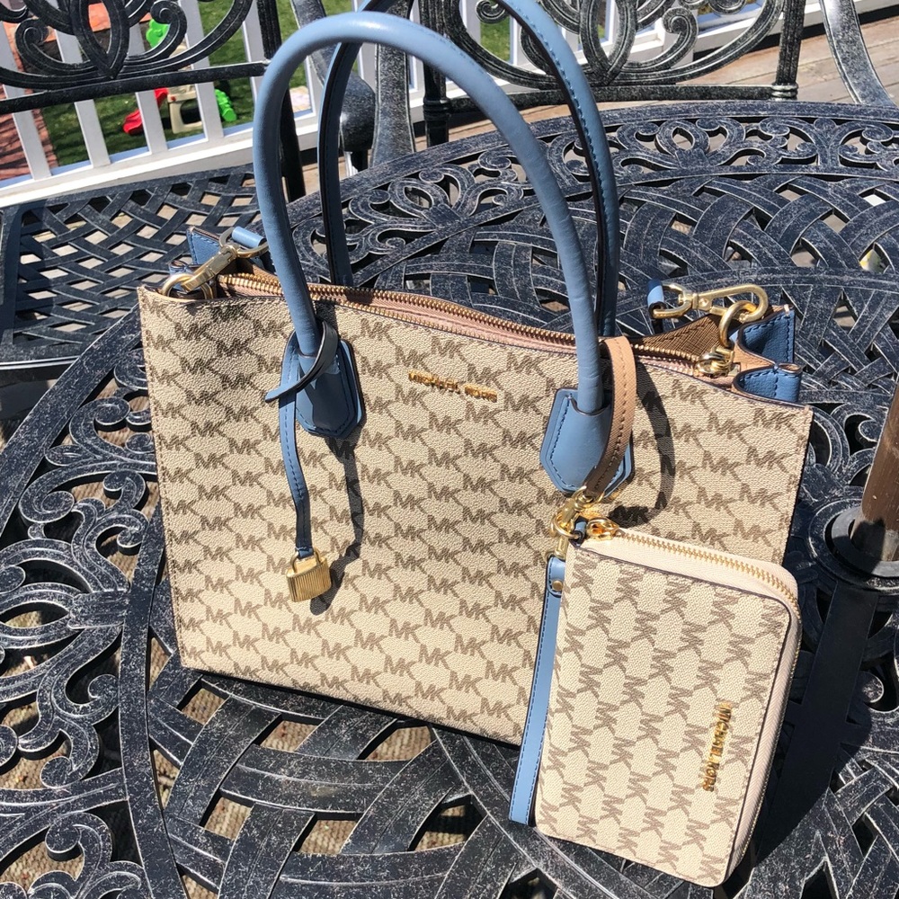 Sold! Michael Kors Tote w/ matching wallet